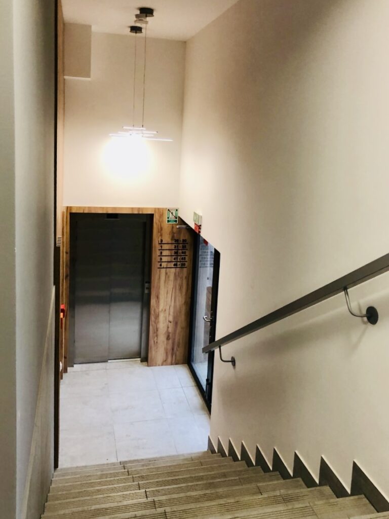 klatki schodowe Osiedle Olimpijskie Agrobex Szamotuły. 12.2023. Odbiory mieszkań w budynku B już rozpoczęte!